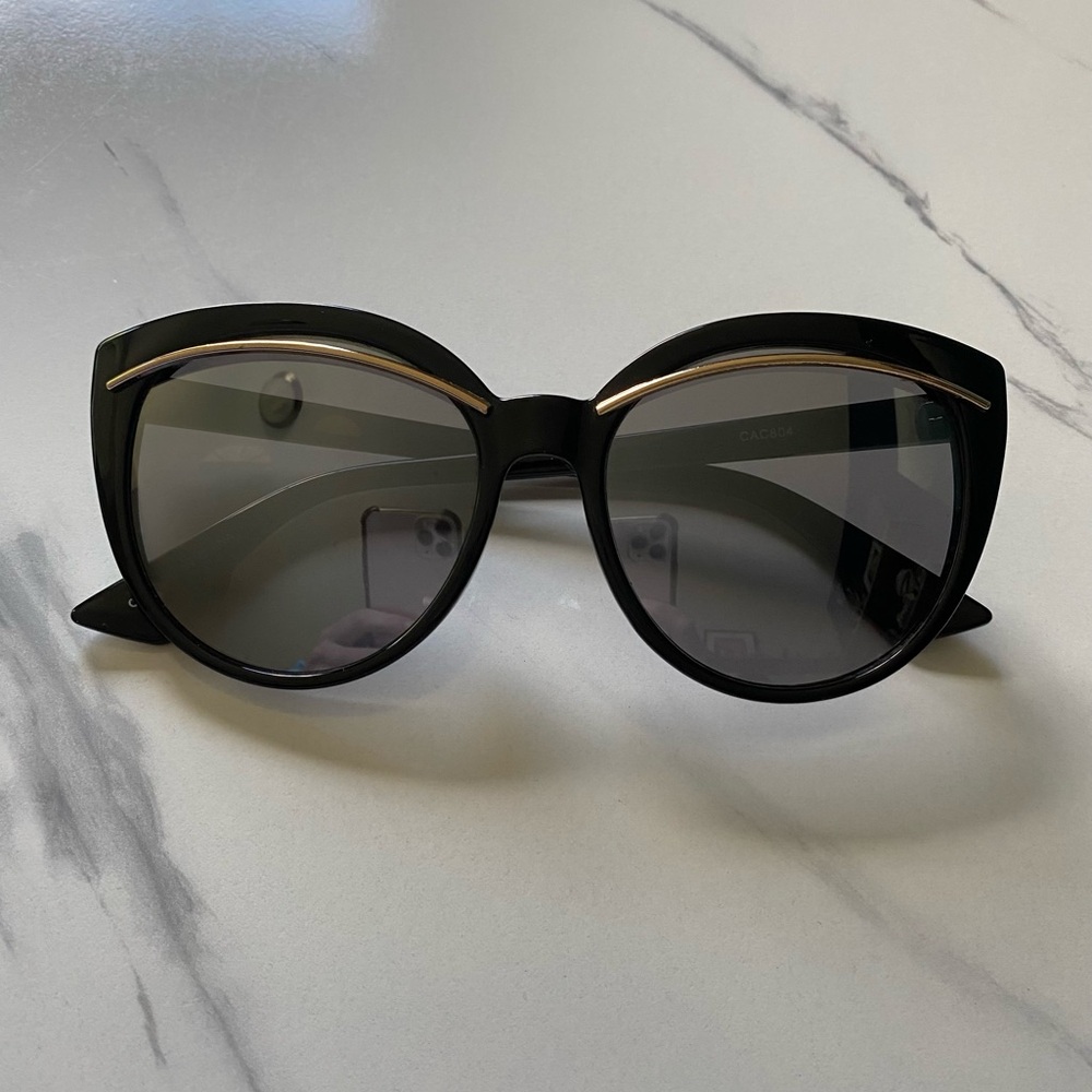 Vintage-Inspired Oversized Cat Eye Sunglasses